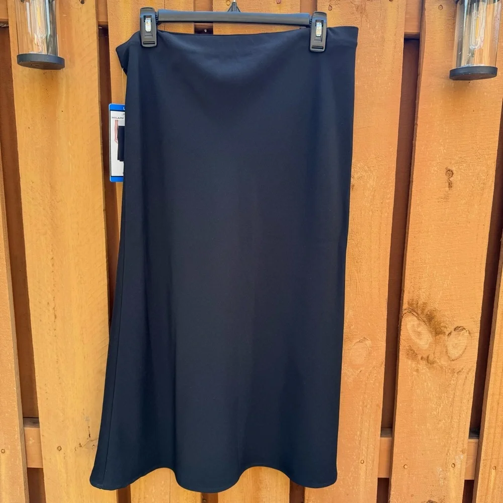 HILARY RADLEY. NWT.‎ Black Midi Skirt. Elastic Waist. Size L.